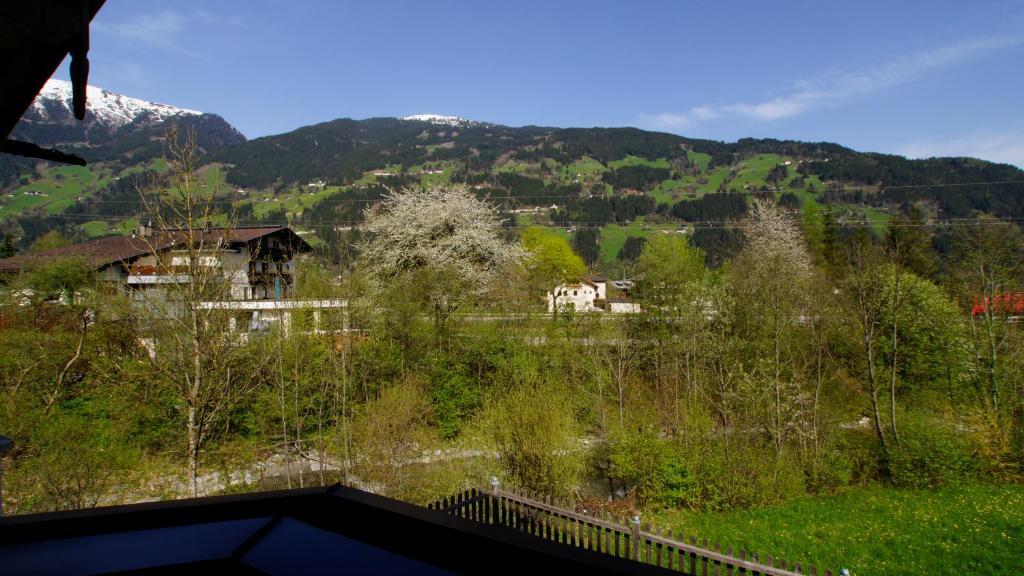 Апартаменты Haus Peter Schiestl Цель-ам-Циллер Экстерьер фото